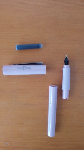 Pluma estilográfica Faber Castell F