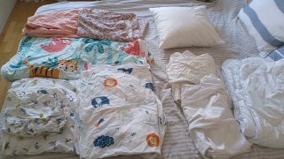 Cama extensible blanca + ropa de cama
