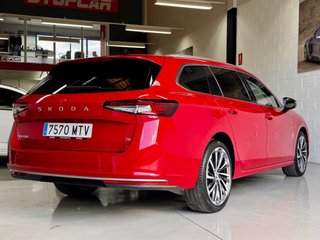 Skoda Superb Combi L&K 204cv FULL-EQUIPE