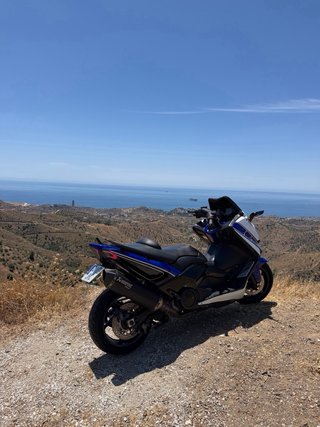 Yamaha TMAX Maxi Scooter Azul/Blanco