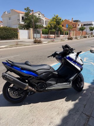 Yamaha TMAX Maxi Scooter Azul/Blanco