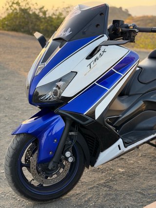 Yamaha TMAX Maxi Scooter Azul/Blanco