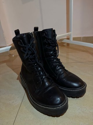 Botines Stradivarius Negros