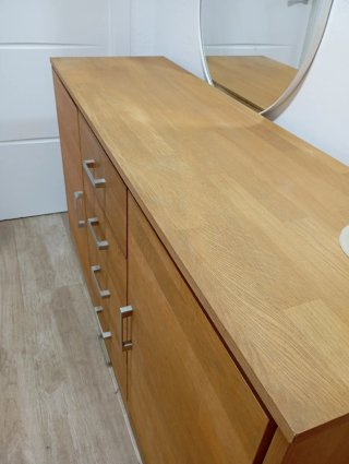 Aparador JYSK madera maciza + mesa centro