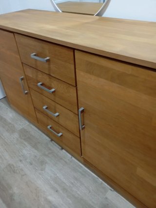 Aparador JYSK madera maciza + mesa centro