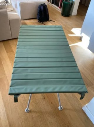 Mesa de camping plegable verde