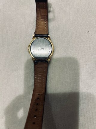 Reloj Lotus Negro y Dorado