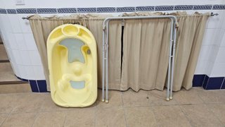 Bañera bebé grande con patas plegables