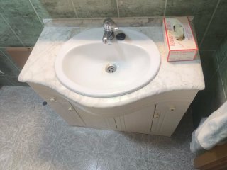 URGE VENDER Mueble de baño con lavabo y espejo