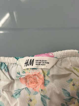 Blusa H&M floral corta tirantes