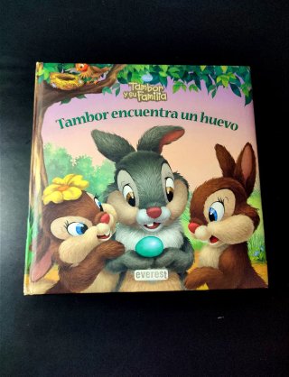 Tambor y su familia. Tambor encuentra un huevo