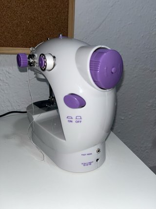Mini Máquina de Coser Eléctrica con Pedal – Nueva