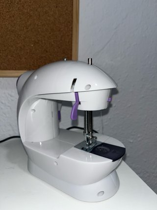 Mini Máquina de Coser Eléctrica con Pedal – Nueva