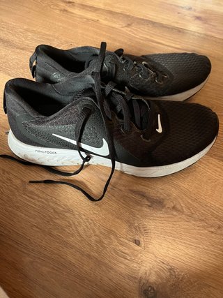Zapatillas Nike Renew/React Running Blancas/Negras