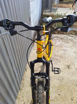 Bicicleta de Montaña Amarilla