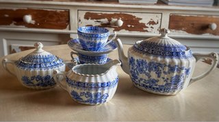 Conjunto de porcelana azul y blanco