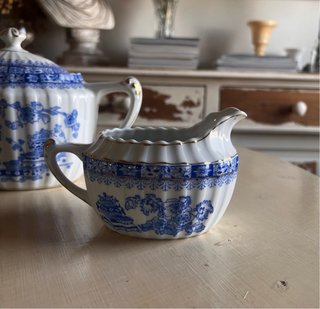 Conjunto de porcelana azul y blanco