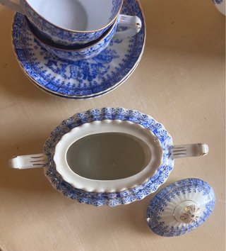 Conjunto de porcelana azul y blanco