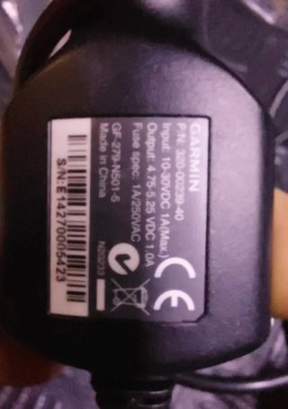 GPS Garmin con cargador y soporte