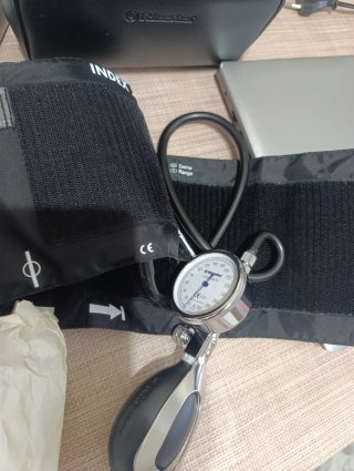 Esfigmomanómetro y Fonendoscopio RIESTE