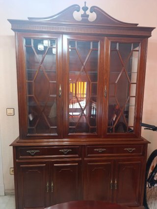 Vitrina clásica madera y cristal