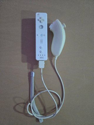 Consola Nintendo Wii U Negra + Accesorios