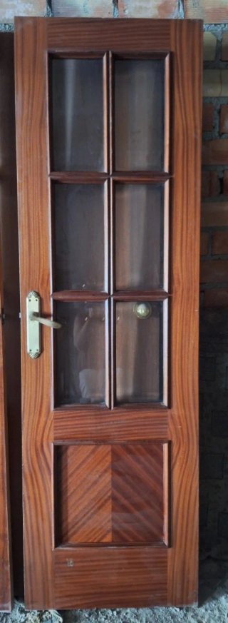 Puertas madera sapely con cristal