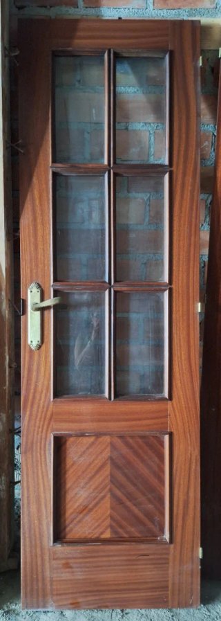 Puertas madera sapely con cristal