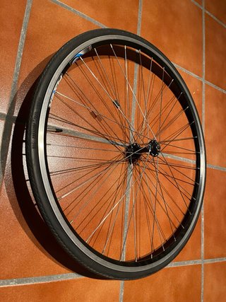 Rueda delantera bicicleta carretera rigida flyer