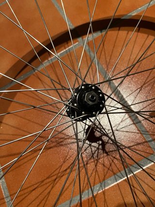 Rueda delantera bicicleta carretera rigida flyer