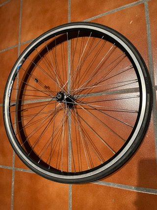 Rueda delantera bicicleta carretera rigida flyer