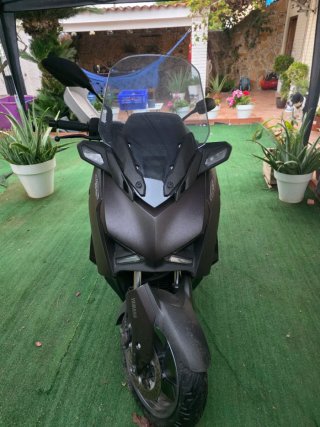 Yamaha XMAX maxma tech max Maxi Scooter