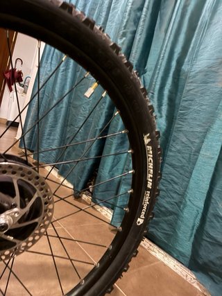 Bicicleta Eléctrica MTB Blanca