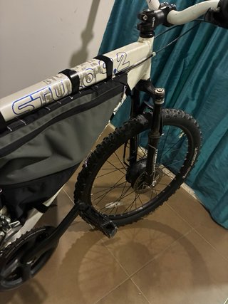 Bicicleta Eléctrica MTB Blanca