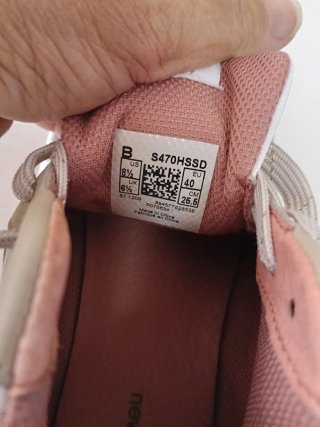 Deportivas New Balance Beige y Rosa