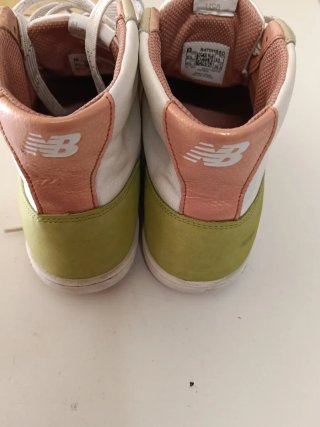 Deportivas New Balance Beige y Rosa