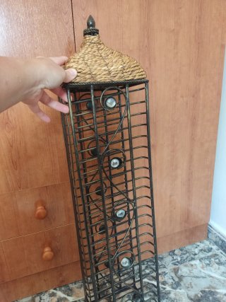 Revistero/CD metálico con tapa tejida