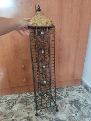 Revistero/CD metálico con tapa tejida