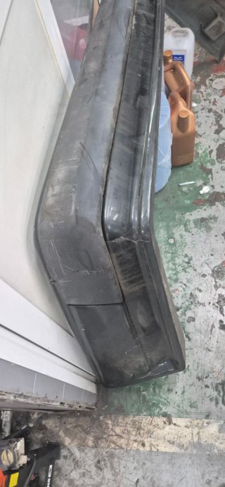 Defensa trasera Lorinser w124