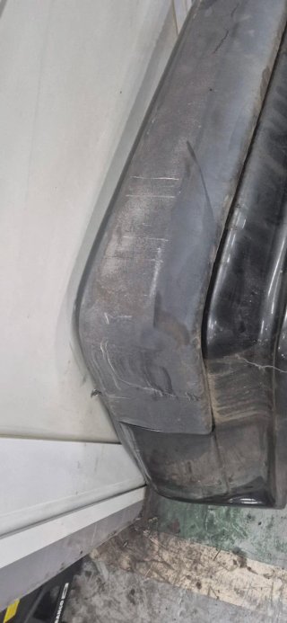 Defensa trasera Lorinser w124