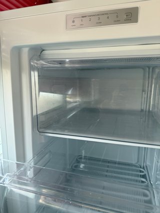Congelador vertical Benavent con cajones