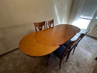 Mesa extensible de Comedor + 4 Sillas