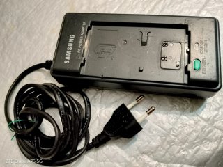 Cargador de Cámara Samsung AA-E5P.