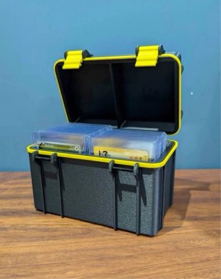 Caja Top Loader de Umbreon (50 cartas capacidad)