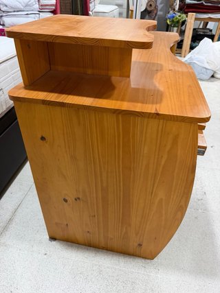 Mesa de estudio de madera