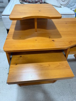 Mesa de estudio de madera