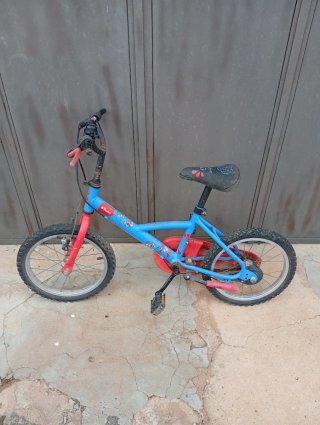 Bicicleta infantil.