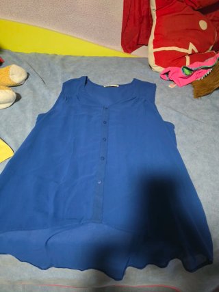 Blusa azul transparente