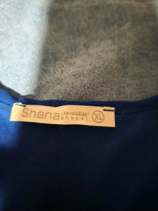 Blusa azul transparente