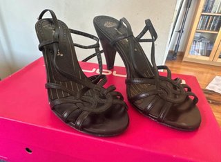 Sandalias de tacón Fornarina negras
